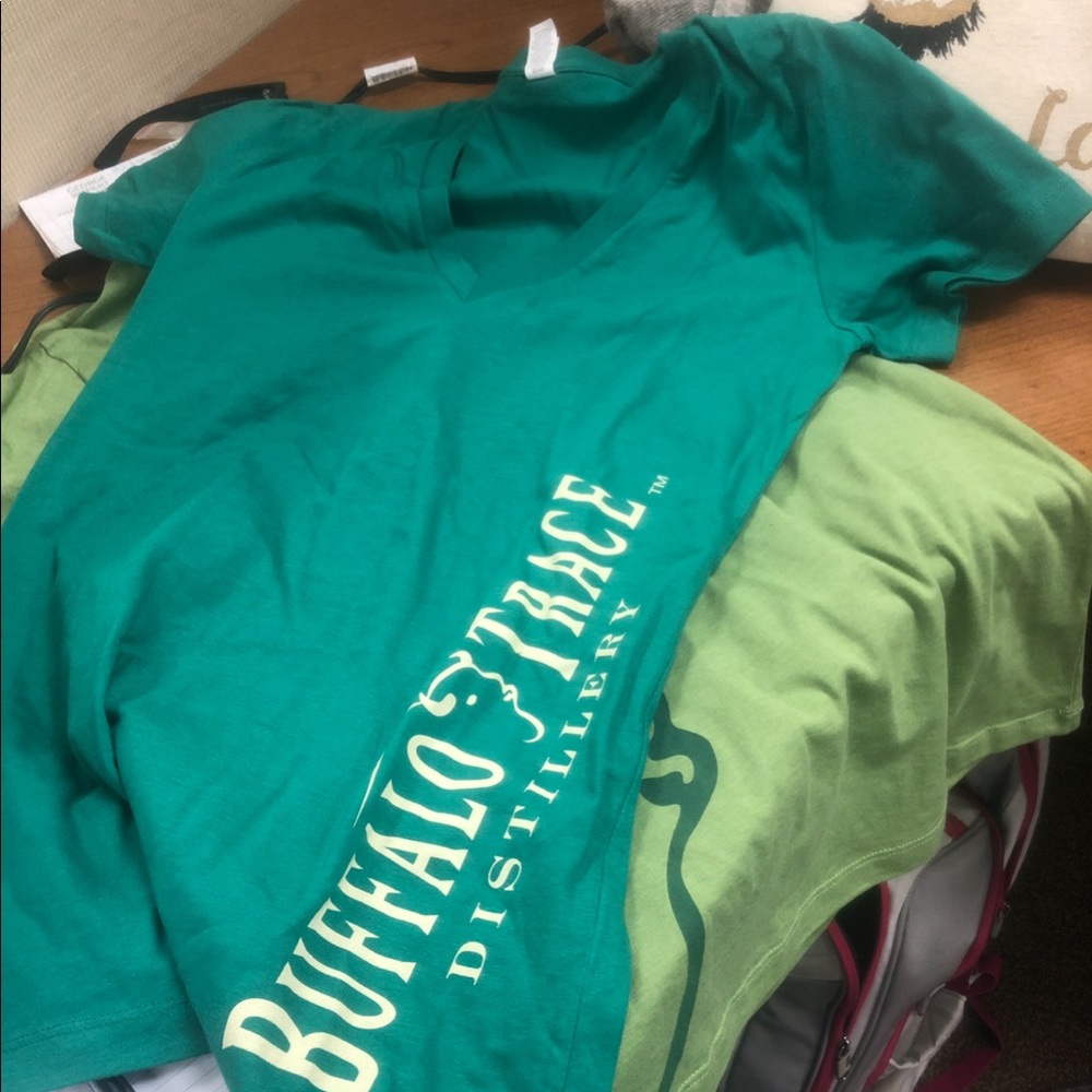 Cute V neck buffalo trace shirt